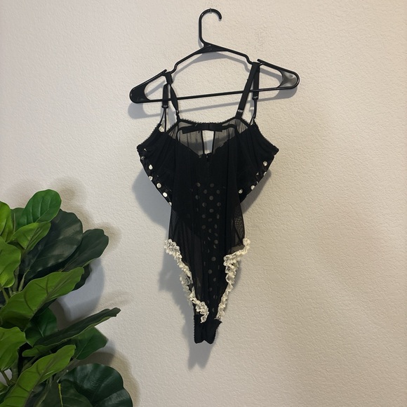 Smart & Sexy Black Lace Trim Body suit - Picture 4 of 5